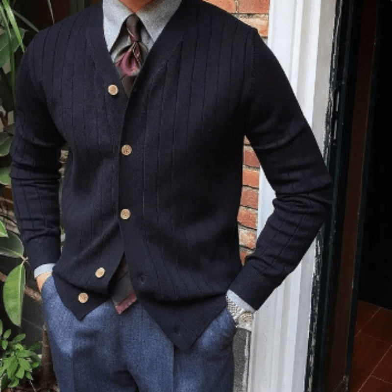 Kester | Classic Buttoned Cardigan