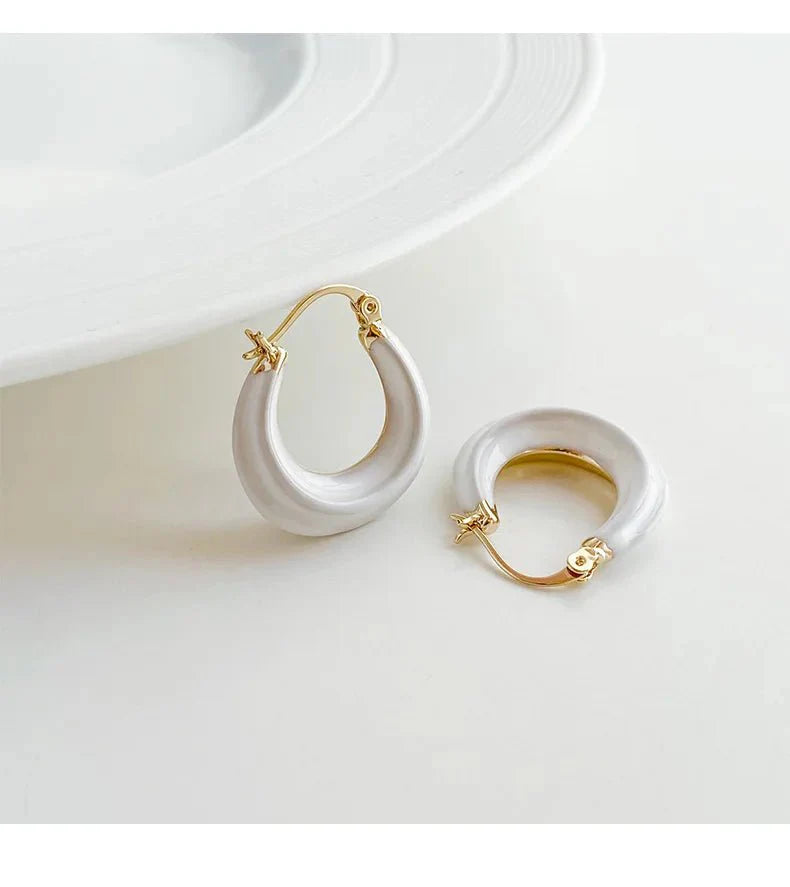 Vionessa | Sleek Asymmetric Arc Earrings