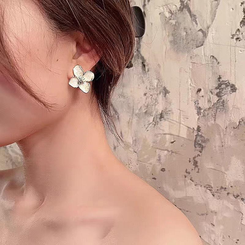 Novelle | Charming Glazed Flora Earrings
