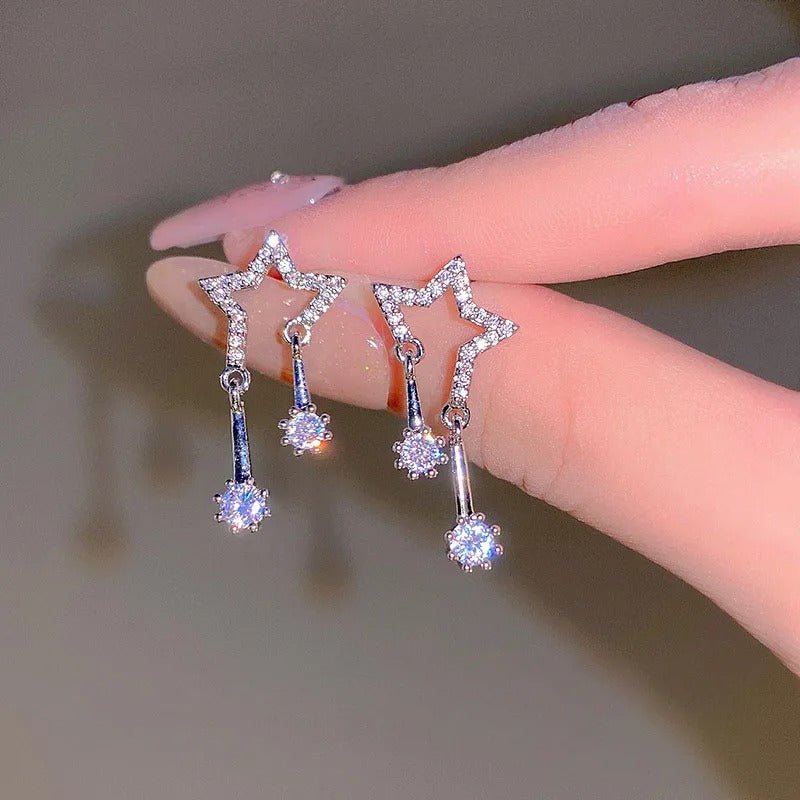 Elvaree | Dainty Twinkling Star Earrings