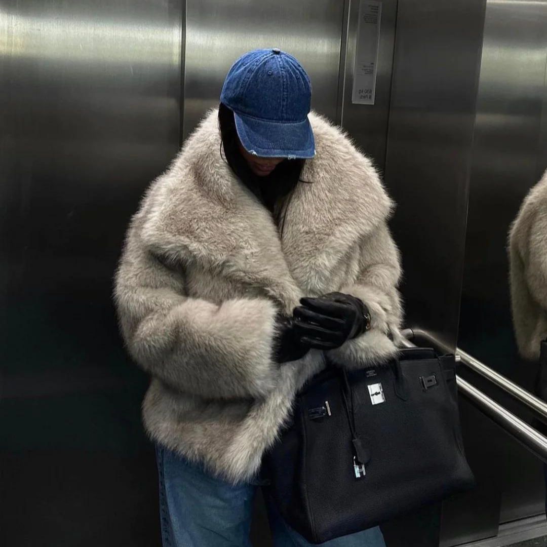 Veyla | Elegant Faux Fur Coat