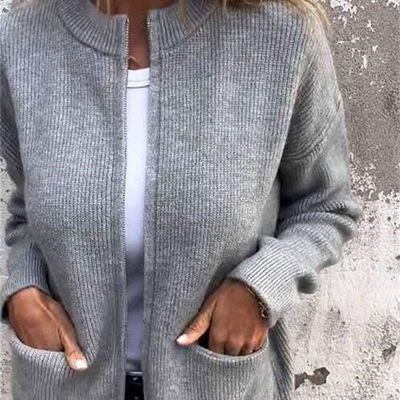 Cozy knitted jacket with zipper